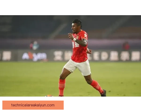 保利尼奥攻防能力持续提升，展现出卓越的场上价值与影响力