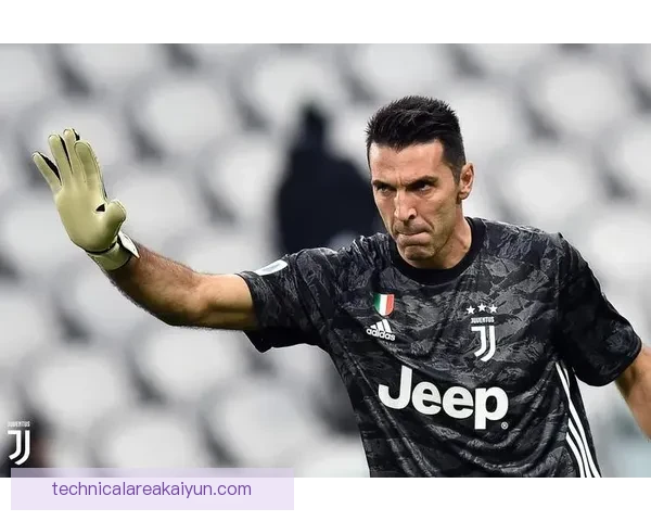 马尔蒂尼职业轨迹分析：展现出色表现，成为足球历史传奇人物